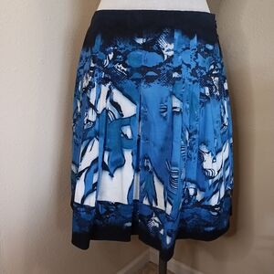 T Tahari blue white pleated flare skirt sz 8
